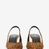 Pantofi cu toc înalt și baretă din piele de căprioară cu imprimeu leopard Pantofi cu toc înalt și baretă din piele de căprioară cu imprimeu leopard